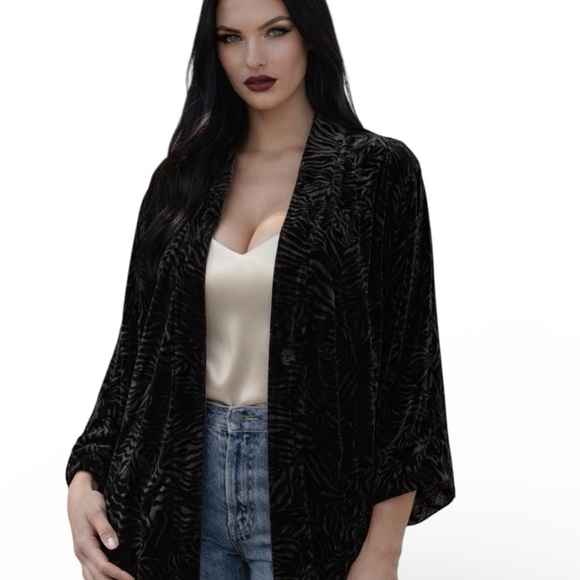 Johnny Was heavily embroidered reversible velvet MERHAWI KIMONO jacket NWT - Picture 8 of 14